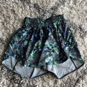 Lululemon Track That Mid-Rise Short 5" Rapid Flourish Multi